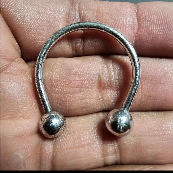 Sterling Silver Horseshoe Key Chain Ring With Ball Bead Screw On End - Picture 2 of 7